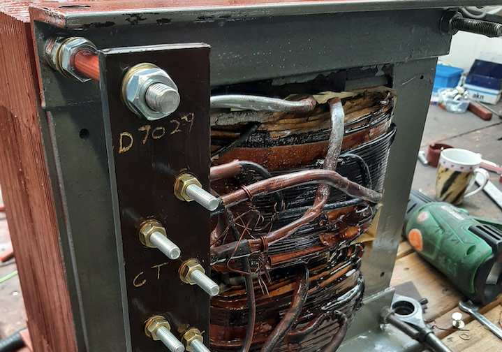 Hoogspanningstrafo reparatie